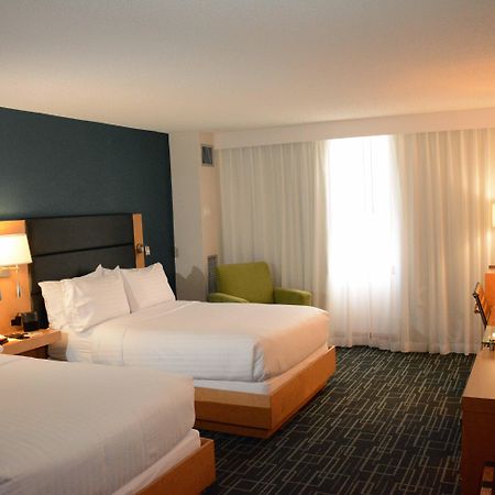 Holiday Inn Express Stamford, An Ihg Hotel מראה חיצוני תמונה