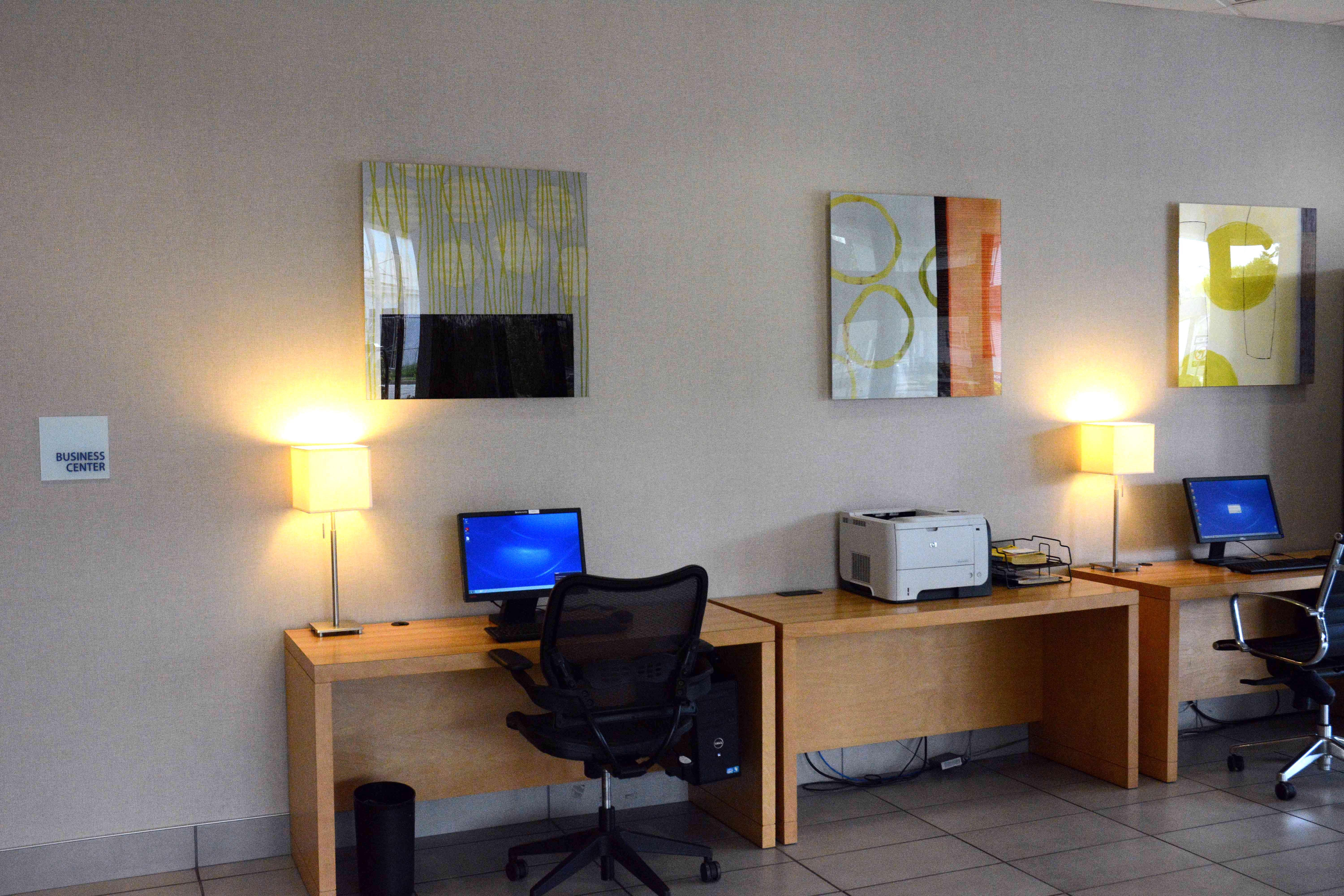 Holiday Inn Express Stamford, An Ihg Hotel מראה חיצוני תמונה