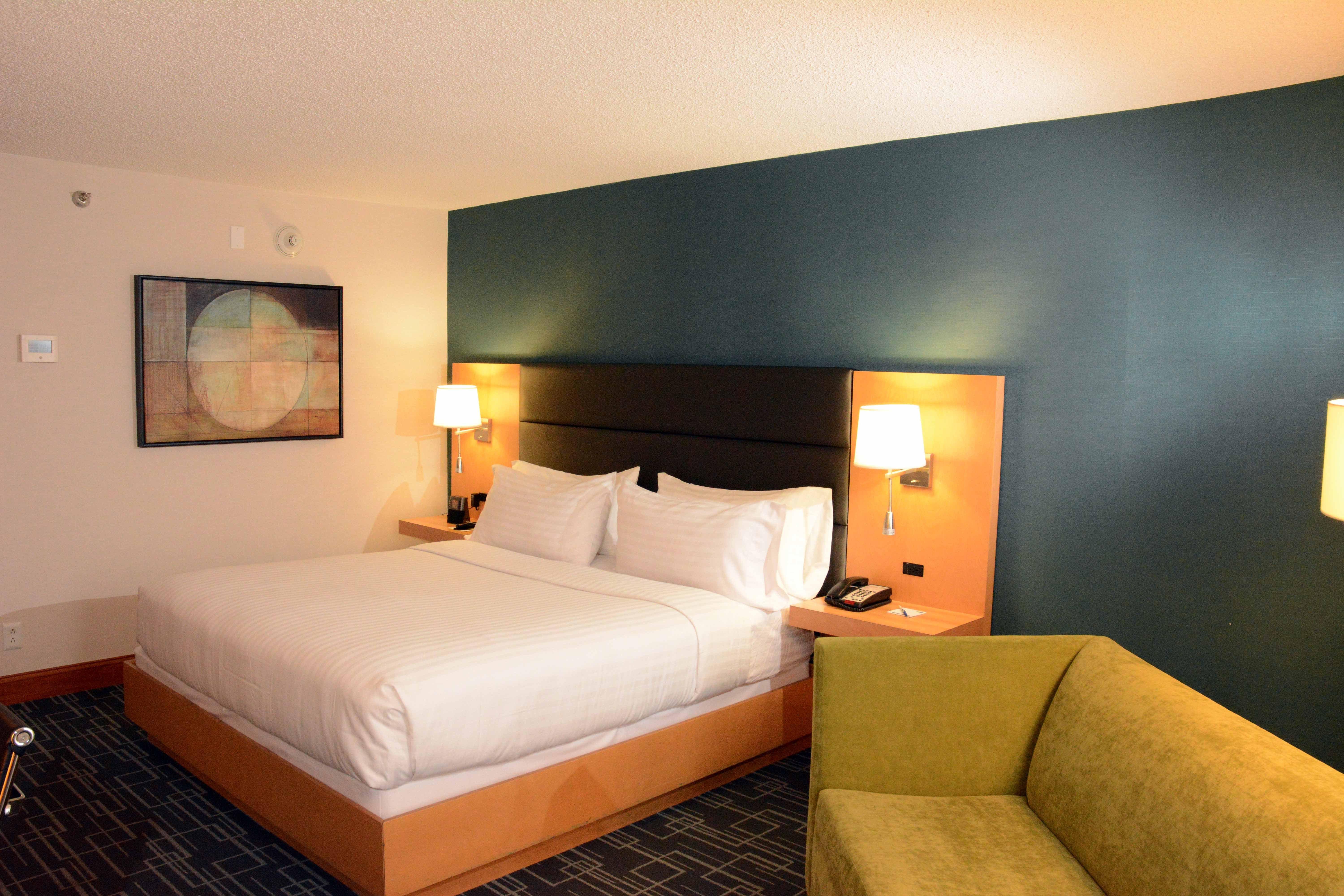 Holiday Inn Express Stamford, An Ihg Hotel מראה חיצוני תמונה