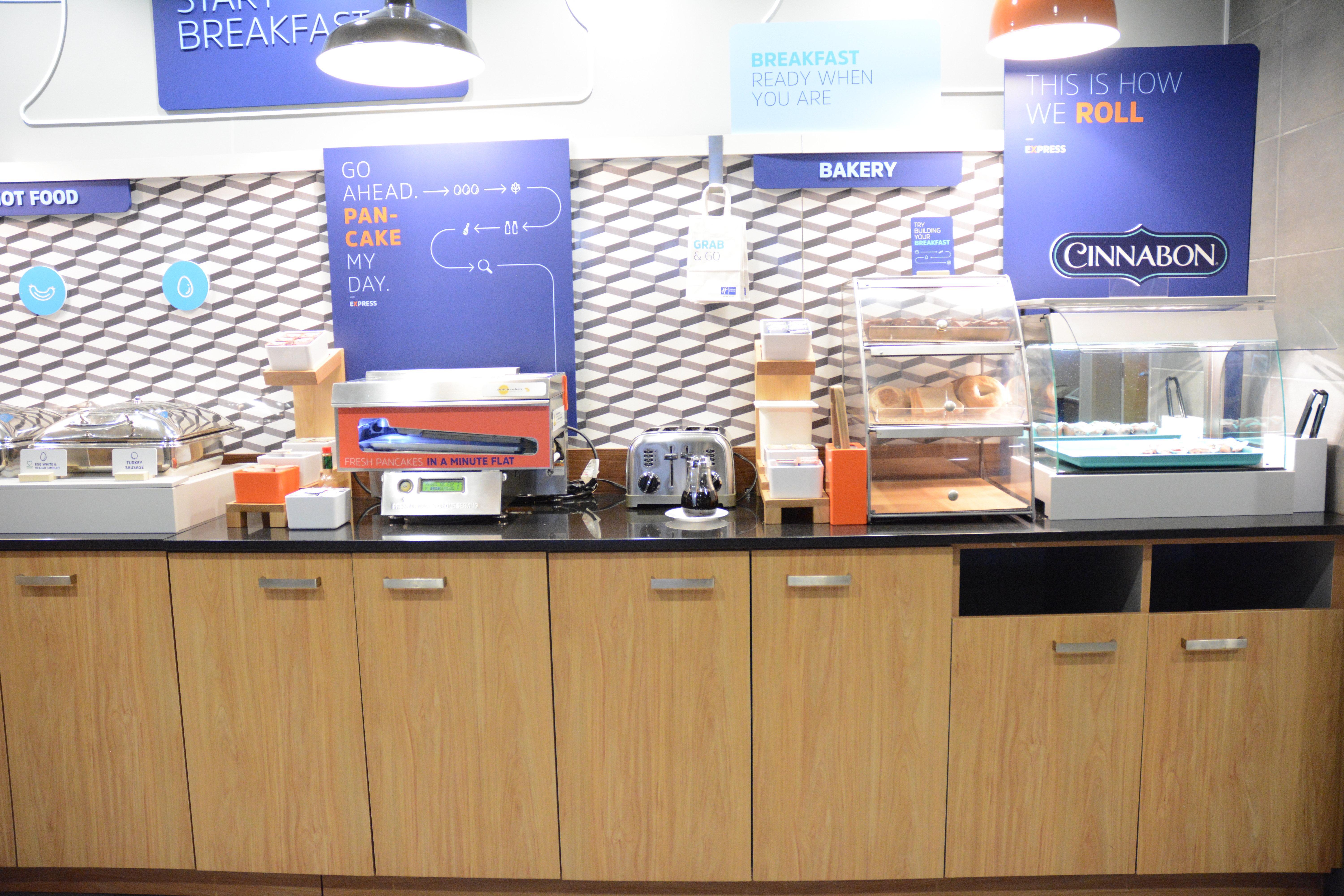 Holiday Inn Express Stamford, An Ihg Hotel מראה חיצוני תמונה