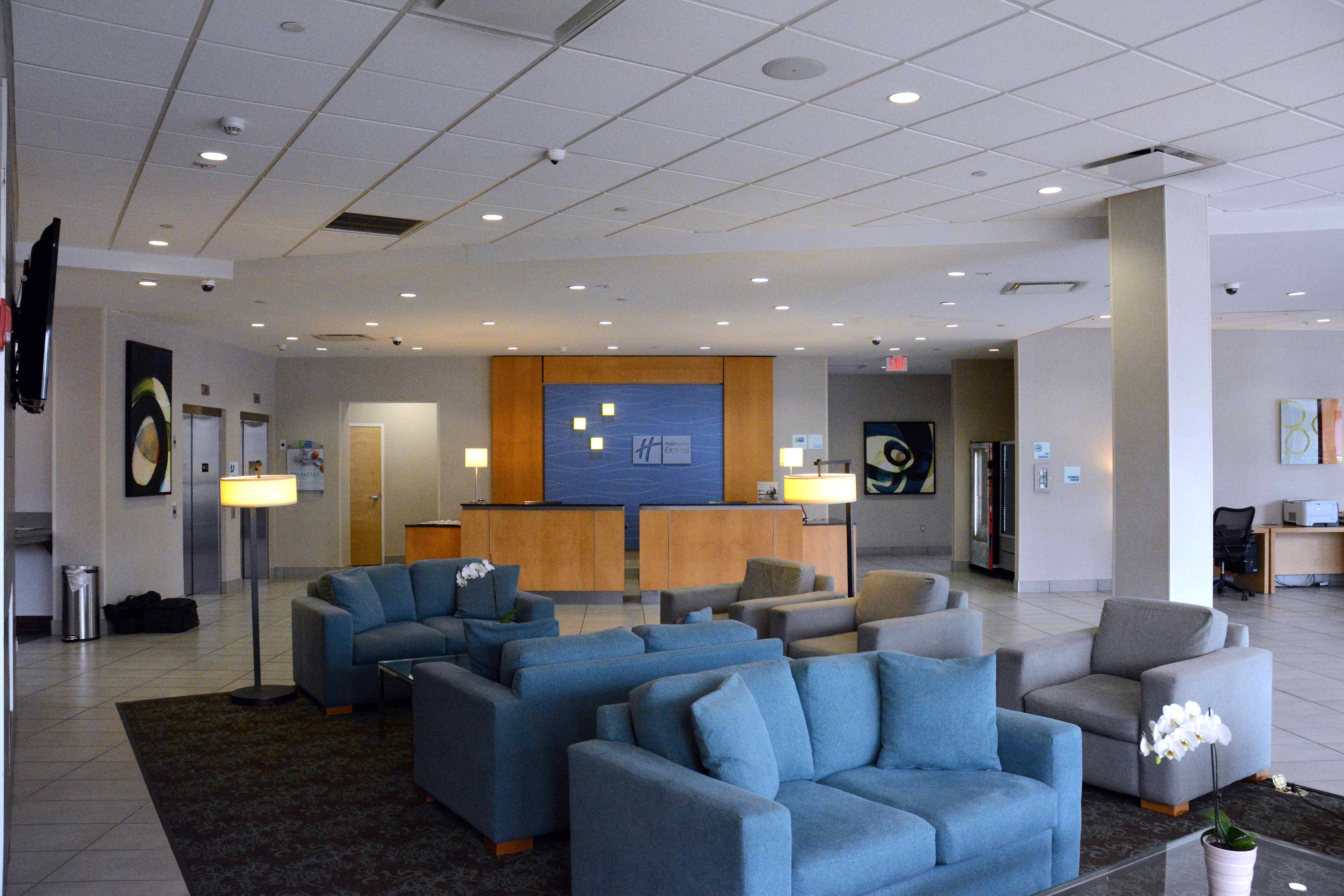 Holiday Inn Express Stamford, An Ihg Hotel מראה חיצוני תמונה