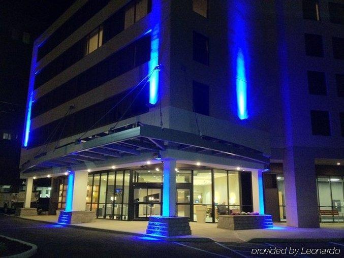 Holiday Inn Express Stamford, An Ihg Hotel מראה חיצוני תמונה